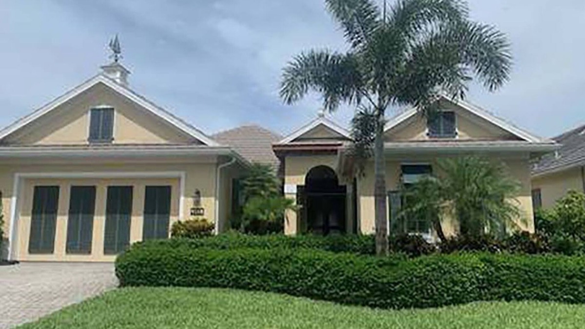 Wabasso Beach House | Gorgeous home in Gated community with pool 3 blocks to beach. Sleeps 6-8