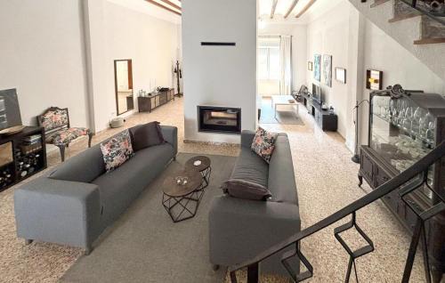 Llauri House | Gorgeous Home In Llaurí With Wifi