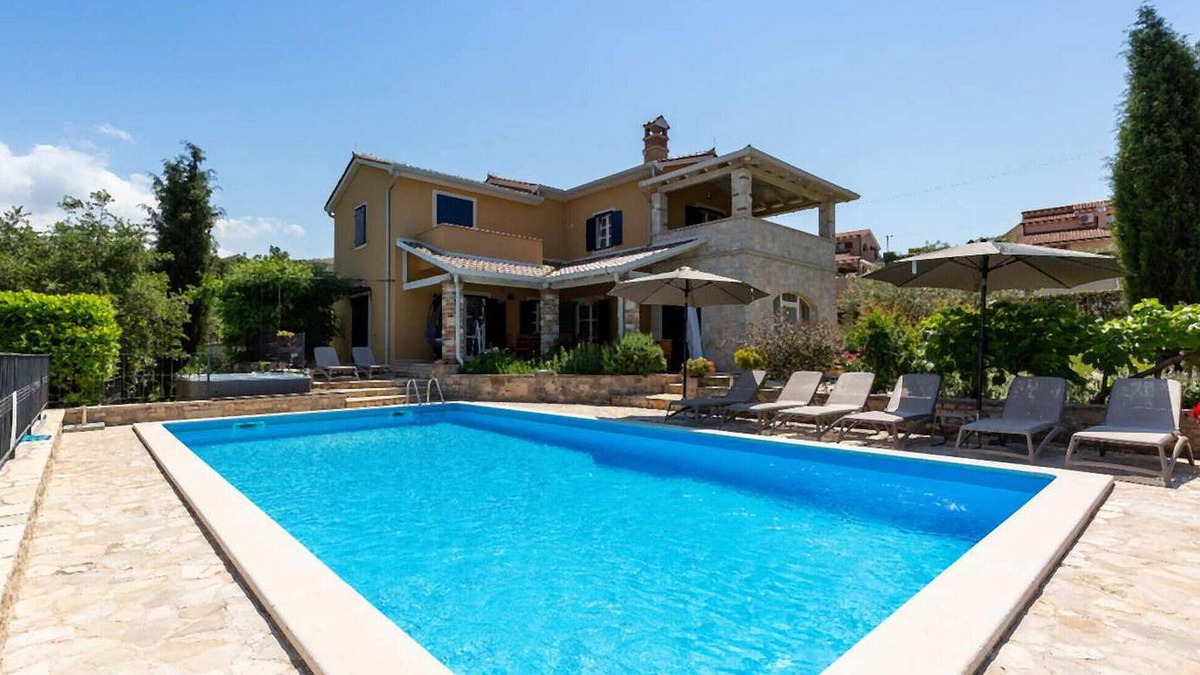 Montizana House | Gorgeous home in Porec