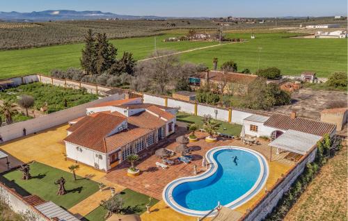 Puente Genil House | Gorgeous Home In Puente Genil With Wifi