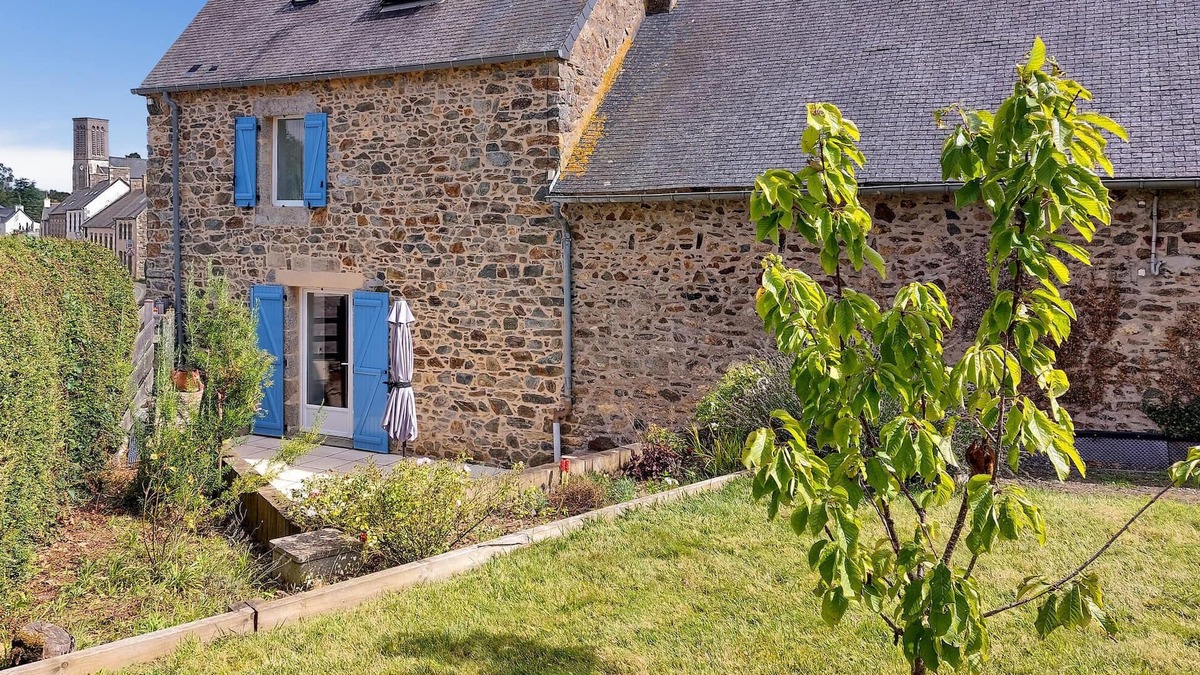 Saint-Clet House | Gorgeous home in Saint-Clet with WiFi