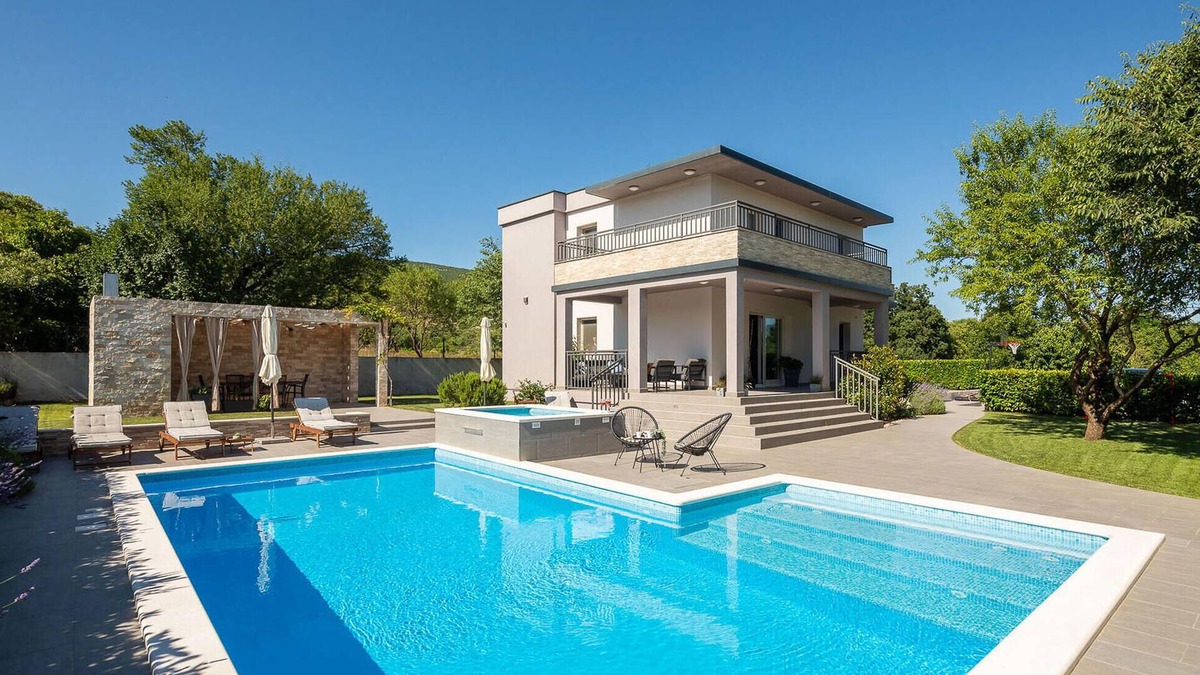 Dicmo House | Gorgeous home in Sicane