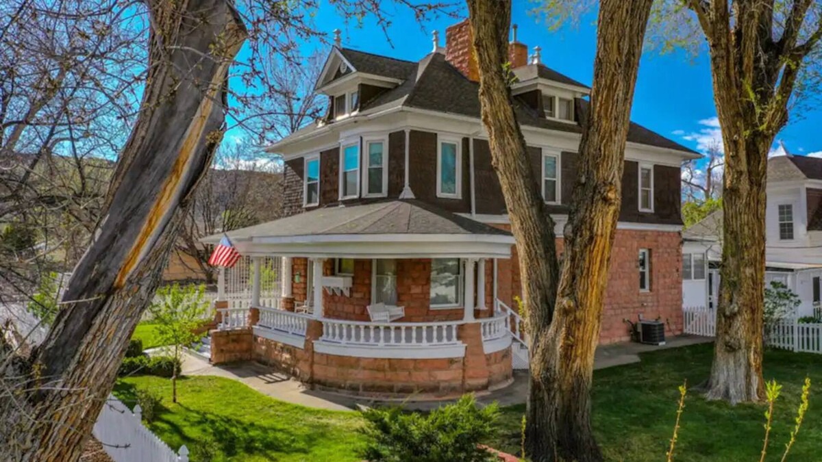 Canon City House | Gorgeous Home in the heart of the Royal Gorge Region
