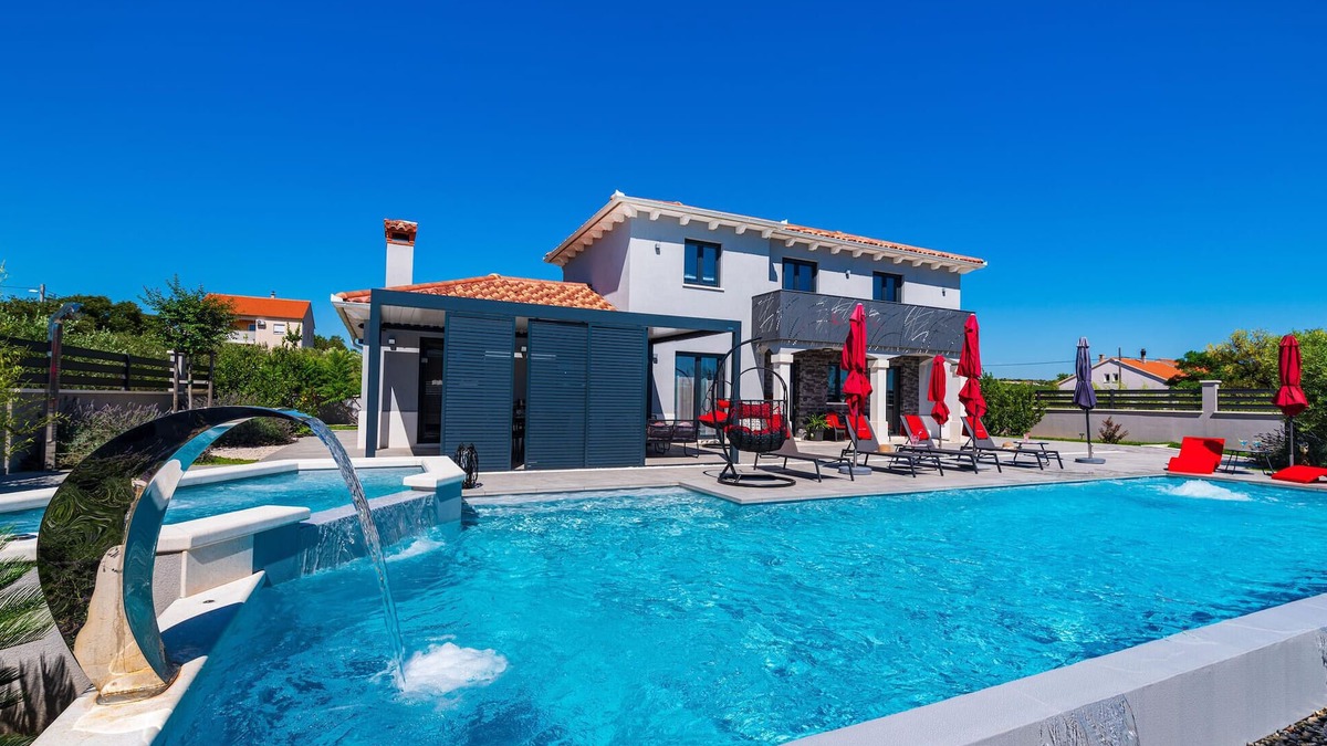 Polaca House | Gorgeous home in Tinj