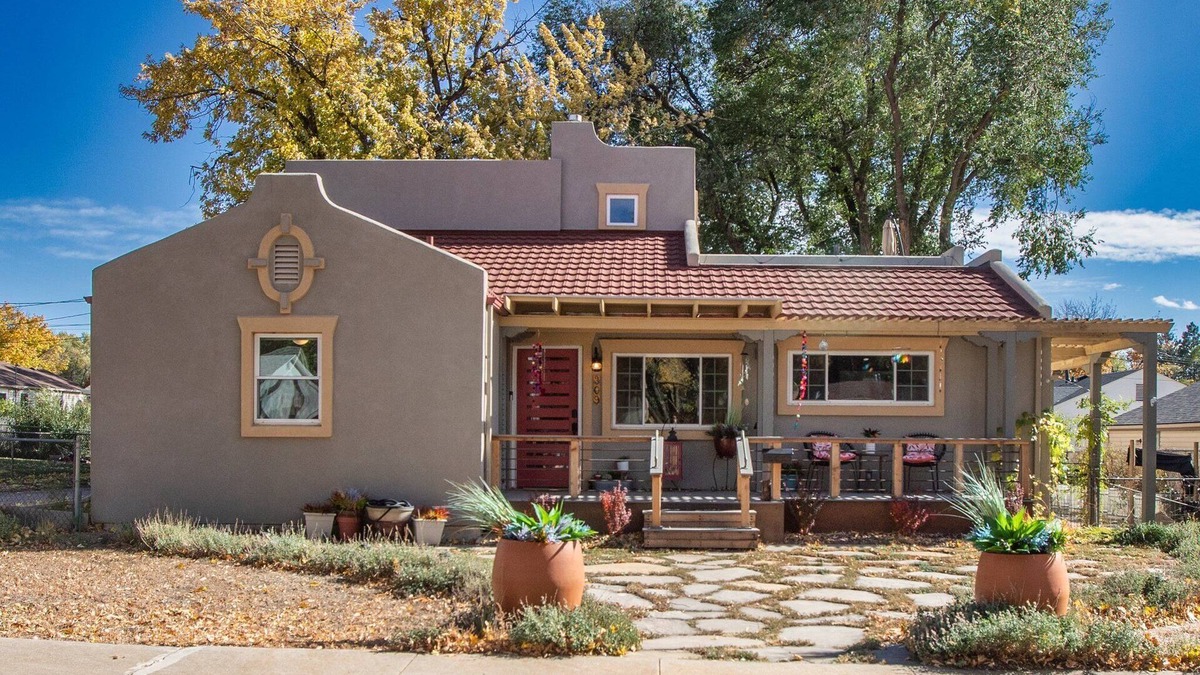 Pleasant Valley House | Gorgeous Home near Garden of the Gods with Rooftop Deck & Gourmet Kitchen