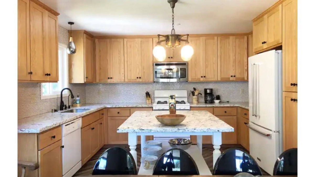 Guerneville House | Gorgeous House By The River For A Large Group