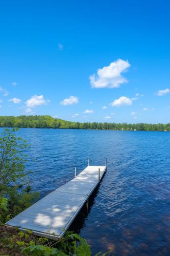 Bridgton Apartment | Gorgeous House on Highland Lake