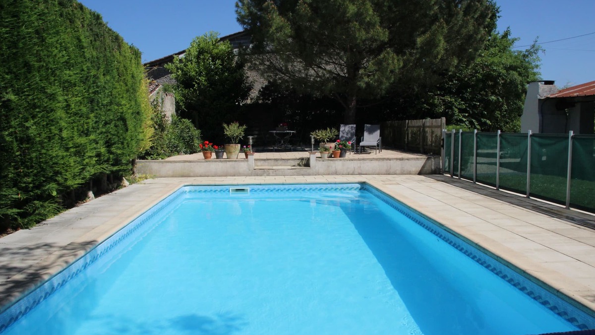 Migron House | Gorgeous house with pool, beautiful grounds, in a village with bar and baker