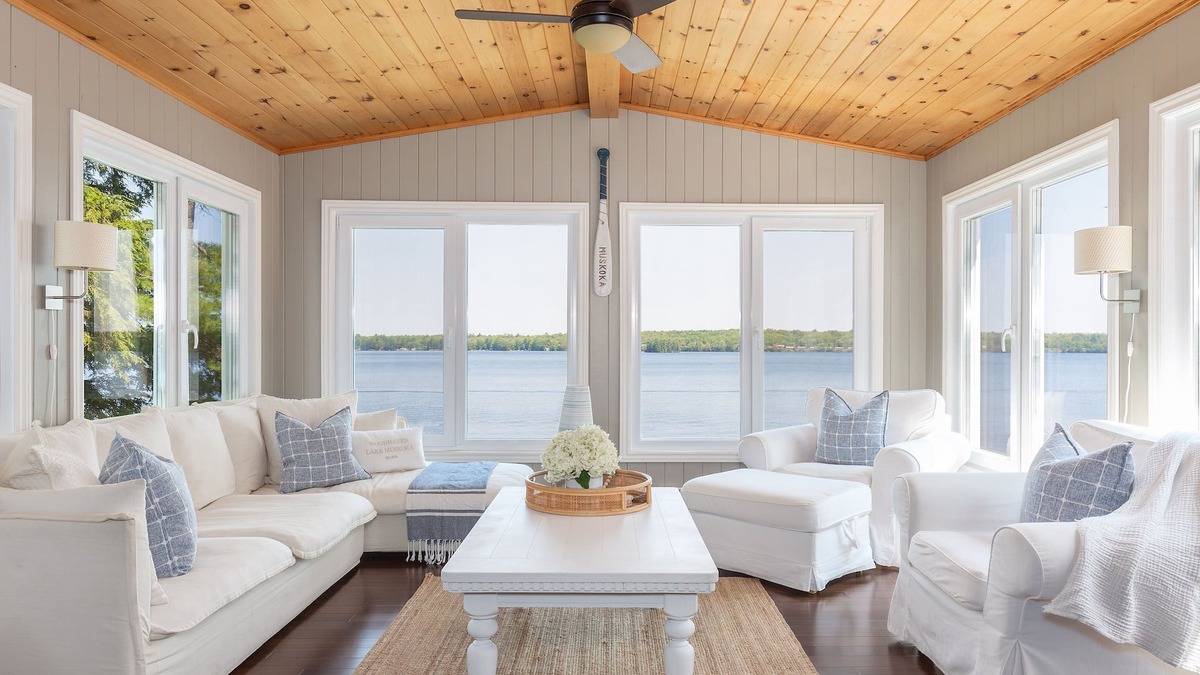 Bala Cottage | Gorgeous Lake Muskoka Cottage with Amazing Views & Hot Tub