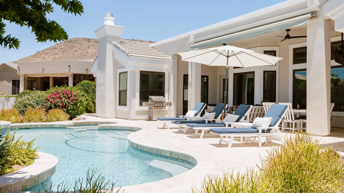 Arrowhead Ranch House | Gorgeous Lakefront Home with Infinity Pool & Hot Tub, Sleeps Up to 12