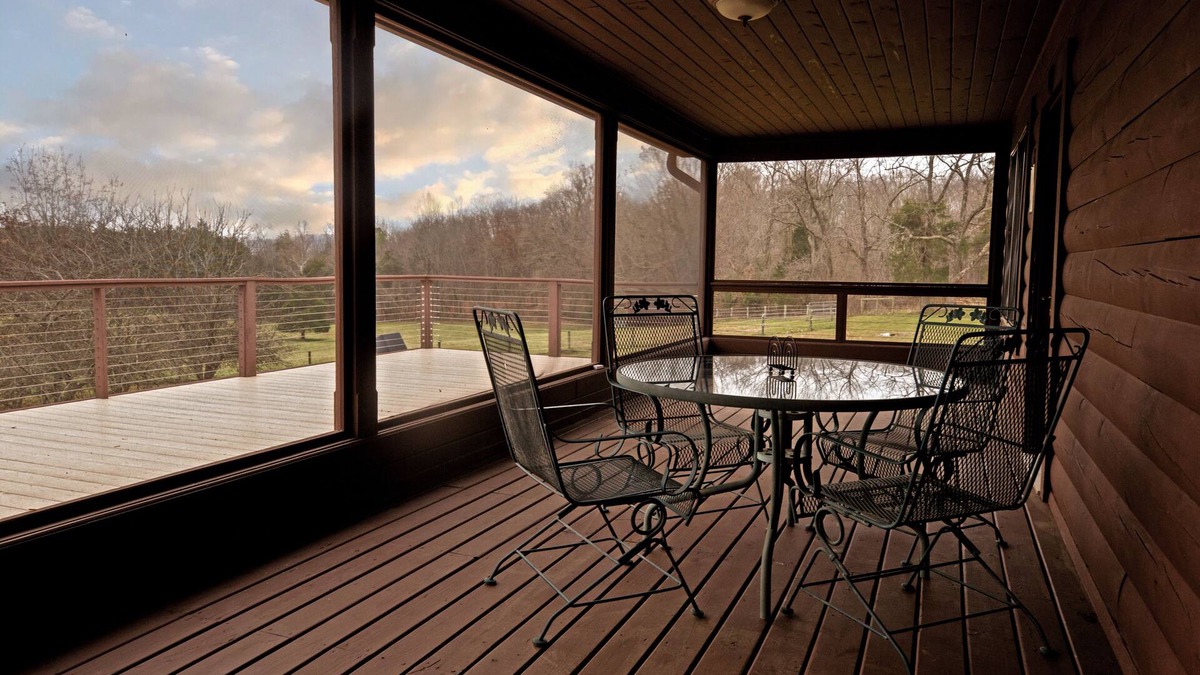 Lexington House | Gorgeous Lodge-Style Farmhouse with Mountain Views