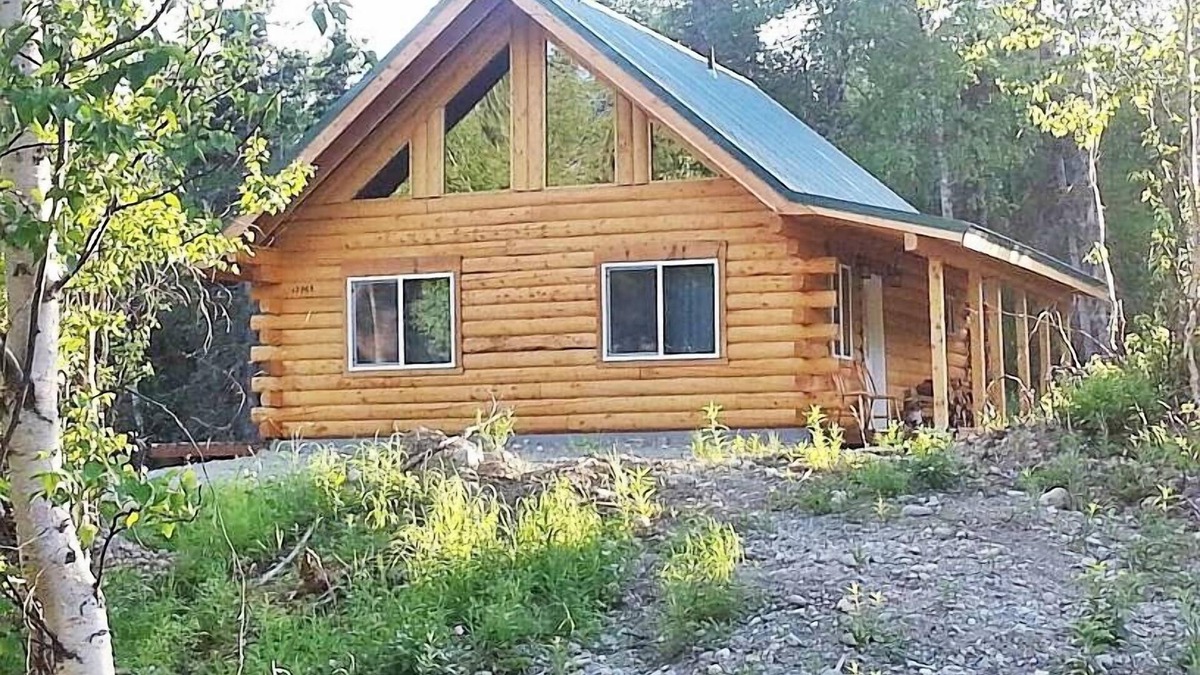 Sutton-Alpine Cabin | Gorgeous Log Cabin Near The Lake