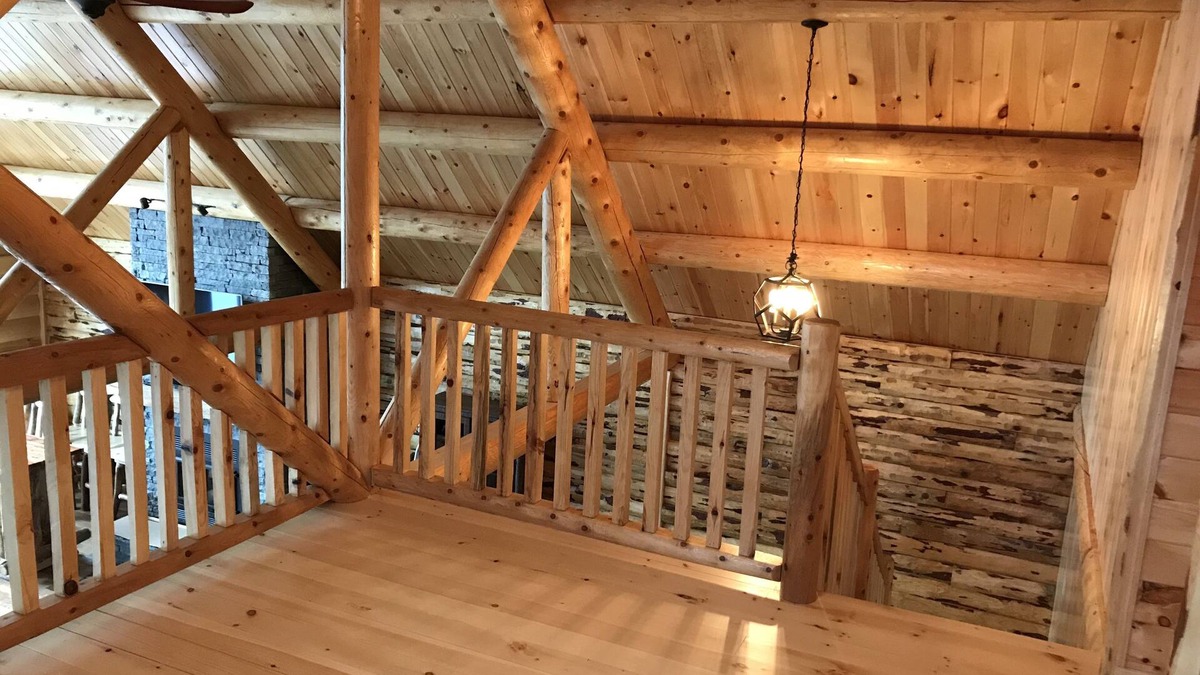 Putnam Cabin | Gorgeous Log Cabin on Lake Thunderbird Illinois