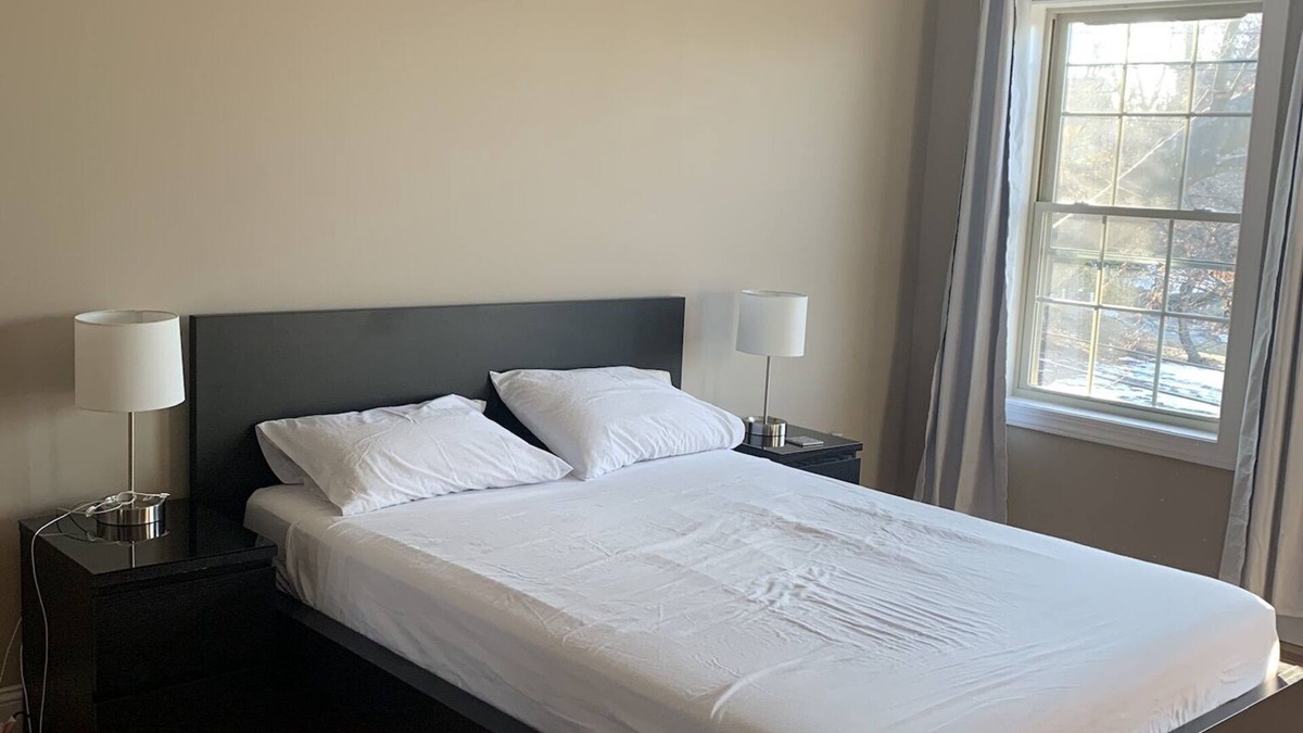 New Brighton House | Gorgeous Master Room with En Suite Bathroom in NYC