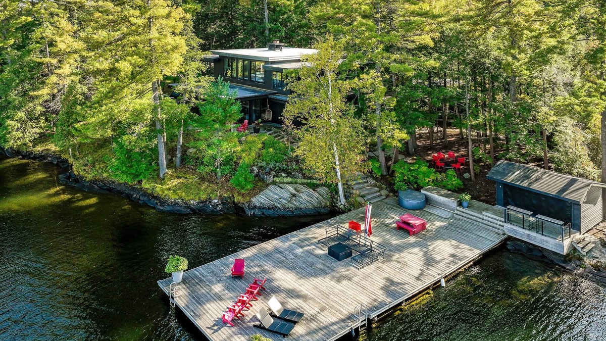 Minett Cottage | Gorgeous Modern Muskoka Masterpiece! Dockside Cabana with Bar! Guest Cabin!