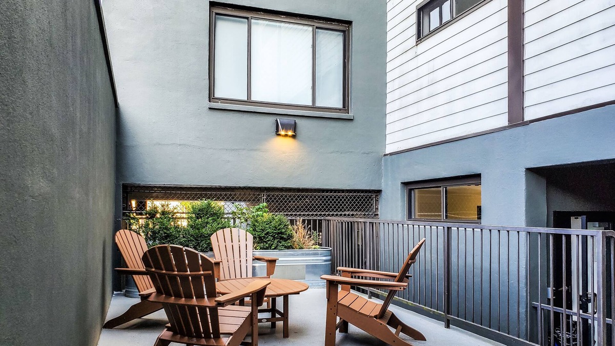 Columbia Heights Apartment | Gorgeous Modern Serviced Apartment