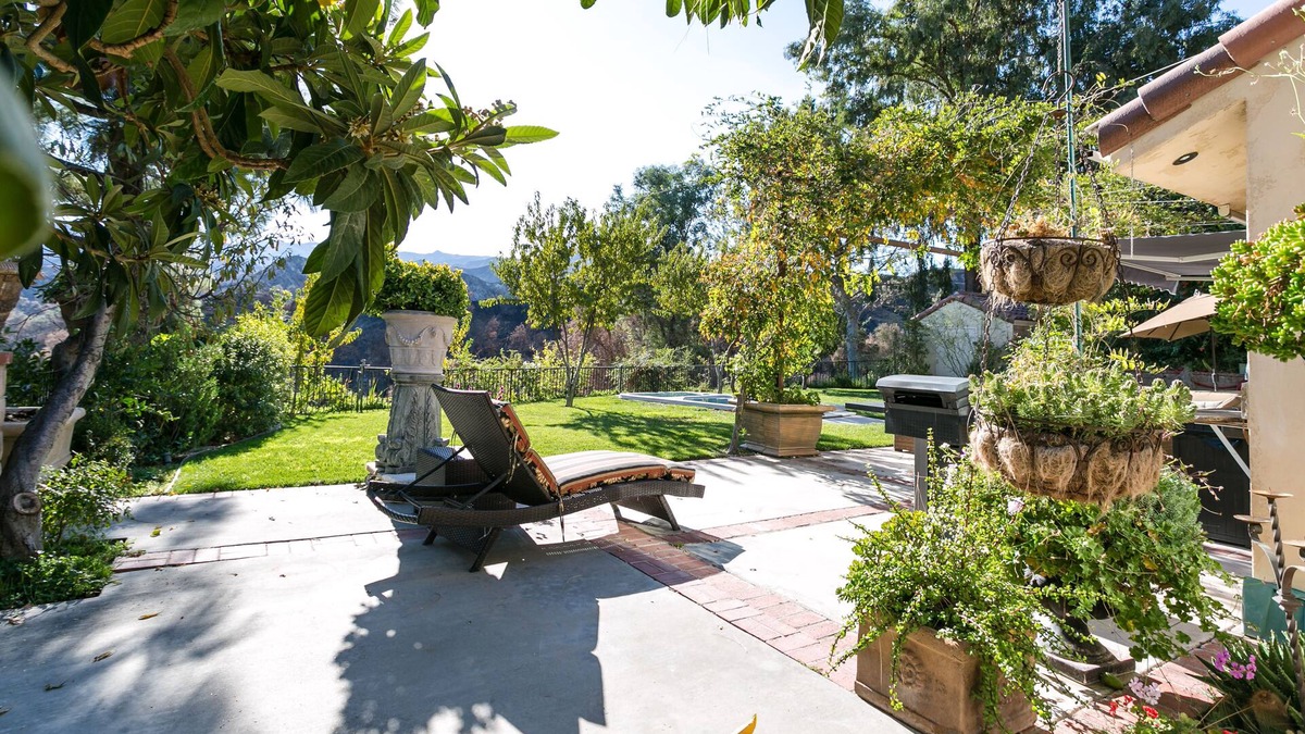 Stevenson Ranch House | Gorgeous Modern Living
