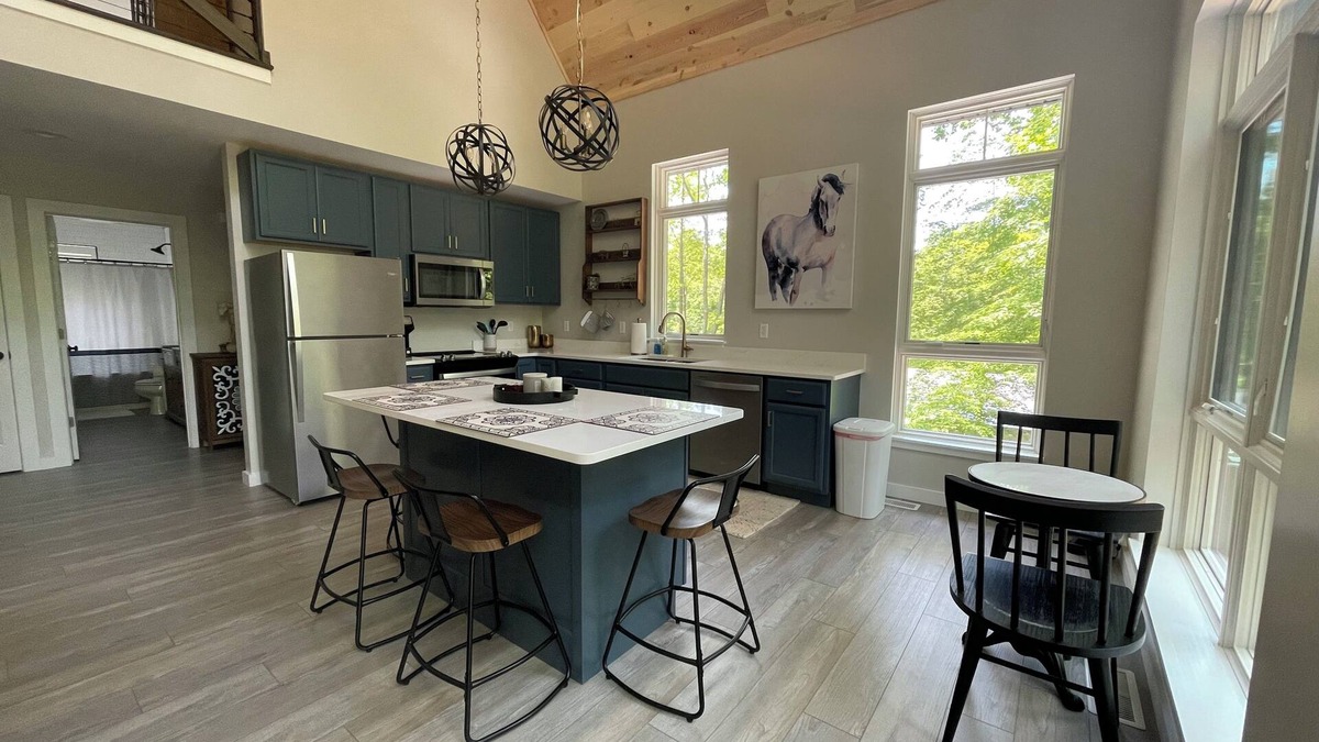 Burkesville House | Gorgeous new 3 bdr house right by entrance to Dale Hollow Lake State Resort Park