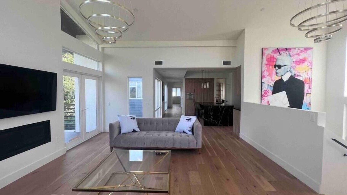 Silver Lake Villa | Gorgeous New "Cosmopolitan Arts House" in Prime Silverlake with Pool and Views!