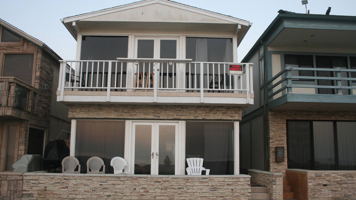 West Newport House | GORGEOUS OCEANFRONT! 3212 W. Oceanfront, Newport Beach