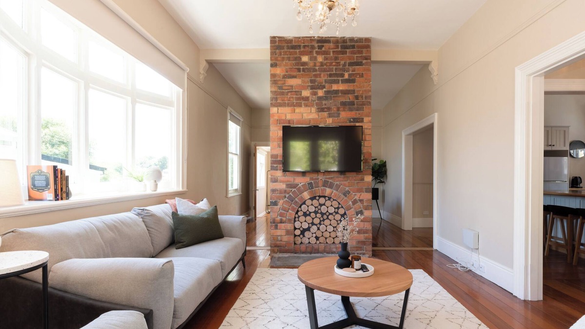 South Launceston House | Gorgeous on Galvin: Close to Town Yet A Mile Away