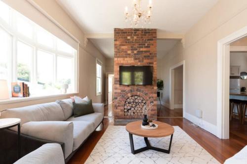 South Launceston House | Gorgeous on Galvin: Close to Town Yet A Mile Away