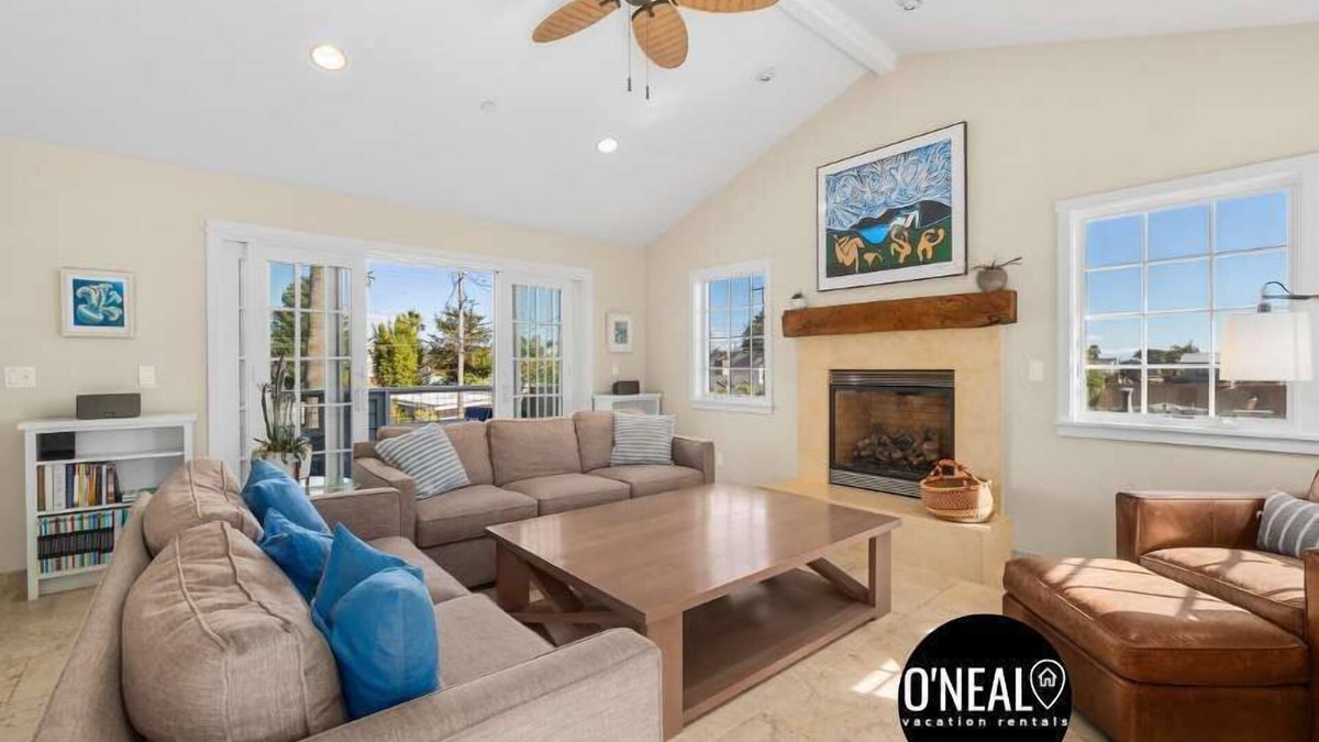 Opal Cliffs House | Gorgeous Pleasure Point Home - Sleeps 10!