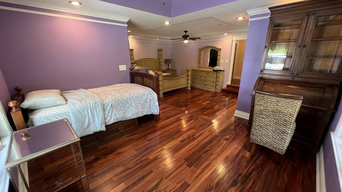Lebanon House | Gorgeous Private Home Near Amusement Park and Shopping!