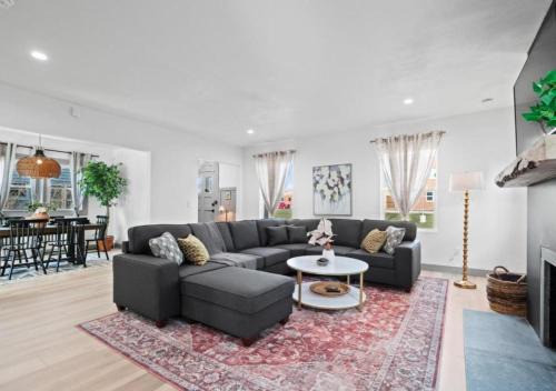 Firestone Park House | Gorgeous Remodel Game Room Sleeps 8