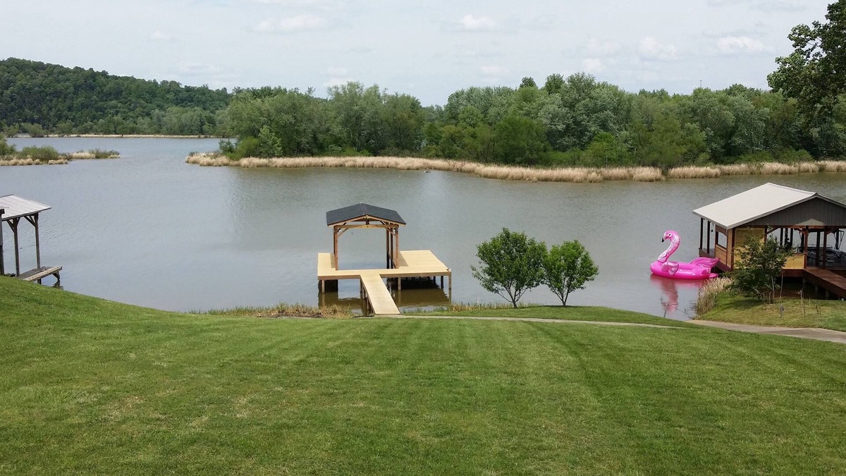 Chickamauga Lake House | Gorgeous river front home with private boat dock