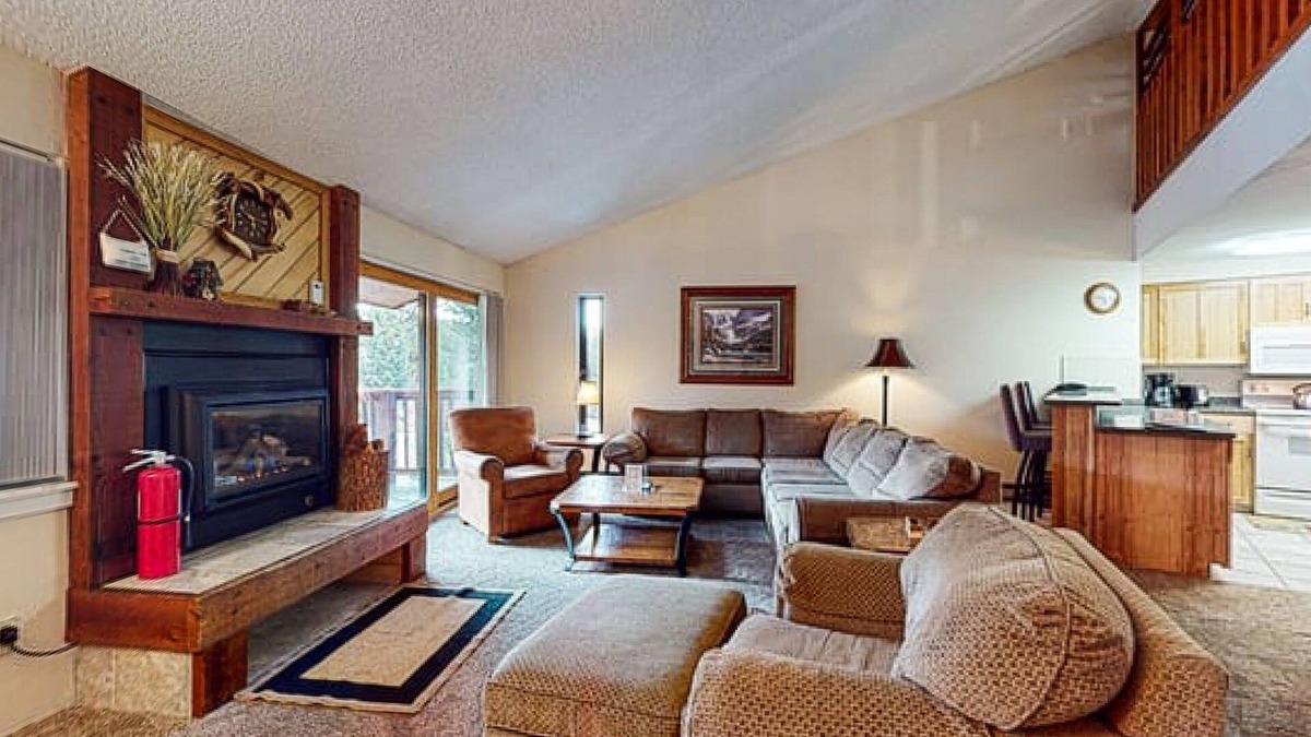 Four O'Clock Condo | Gorgeous ski-in 3rd-floor condo with great views, hot tubs, fireplace, gym
