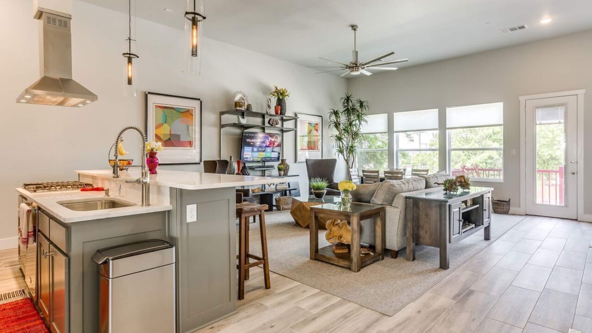 Fort Worth House | GORGEOUS & SPACIOUS LUXURY DOWNTOWN FORT WORTH TOWNHOME, CLOSE TO EVERYTHING!