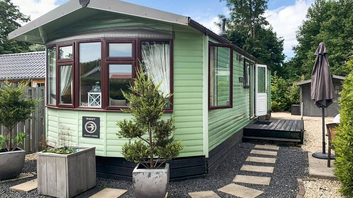 Tzummarum House | Gorgeous (sta)caravan in Tzummarum