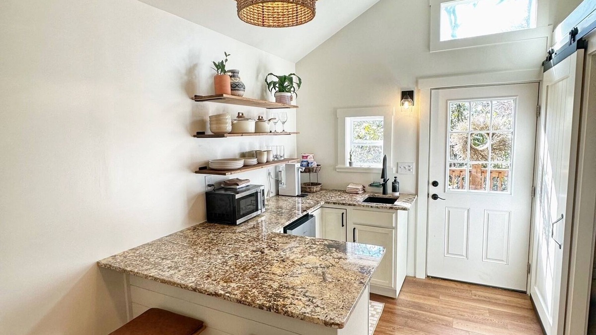 Cullowhee Apartment | Gorgeous studio cottage less than 1/2 mile from Western Carolina University!