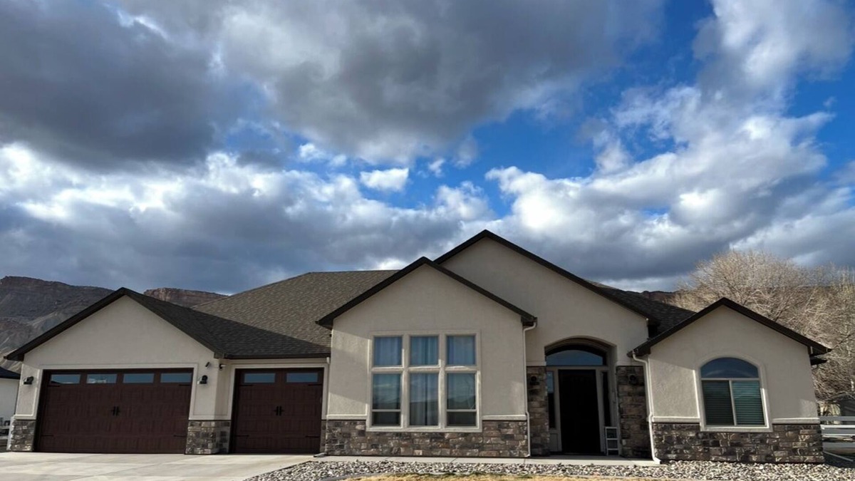 Palisade House | Gorgeous tranquil 4BR Palisade home on peach orchard w/incredible mountain views