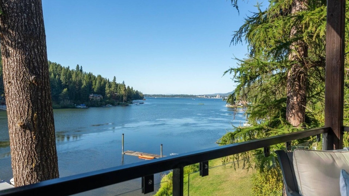 Coeur d'Alene House | Gorgeous Views 15 min to downtown Peace and Serenity