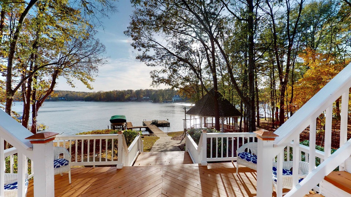 Lake Oconee House | Gorgeous views, deep water, game room