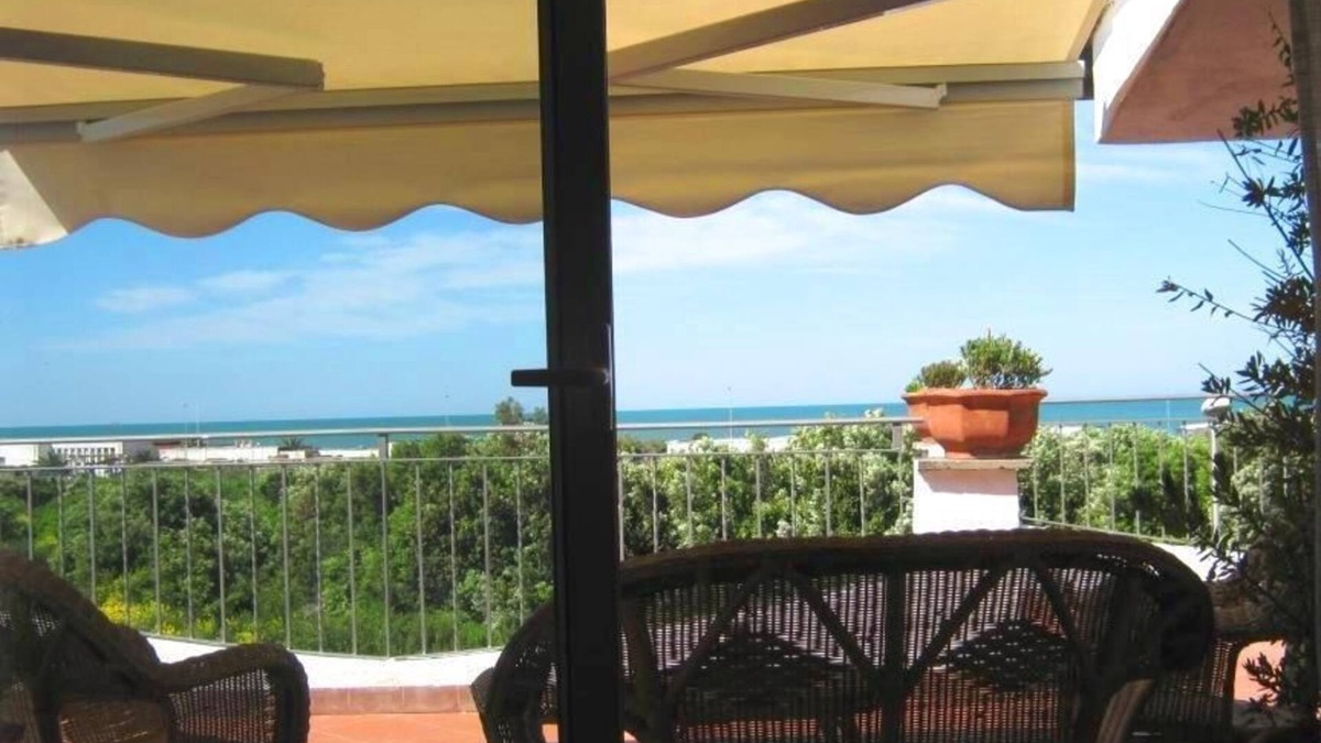 Fregenae Villa | Gorgeous Villa in Fregene sea view with large garden and bbq