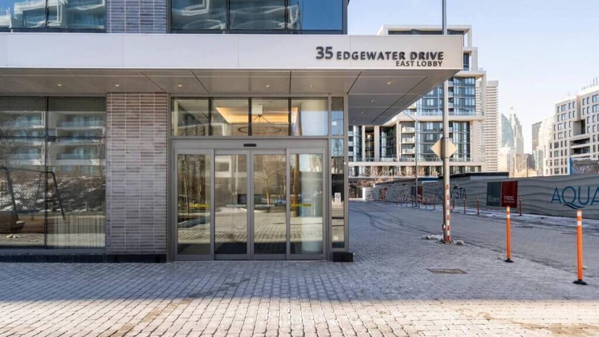 Central Waterfront Condo | Gorgeous Waterfront Condo