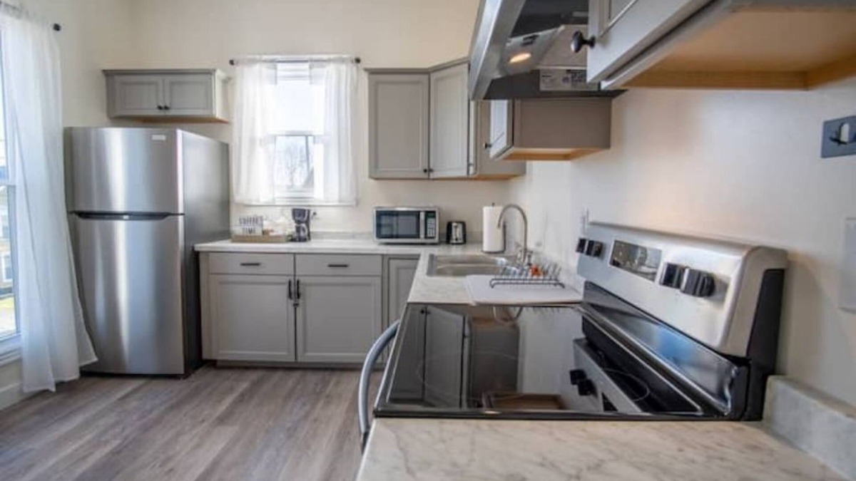 Waverly Apartment | Gorgeous Waverly Walk-up