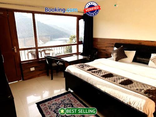 Nainital Hotel | Goroomgo Rohila Lodge Nainital Near Naini Lake - Luxury Room Mountain View