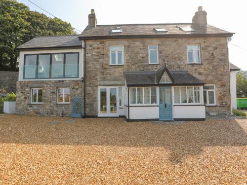 Beaumaris House | Gorphwysfa