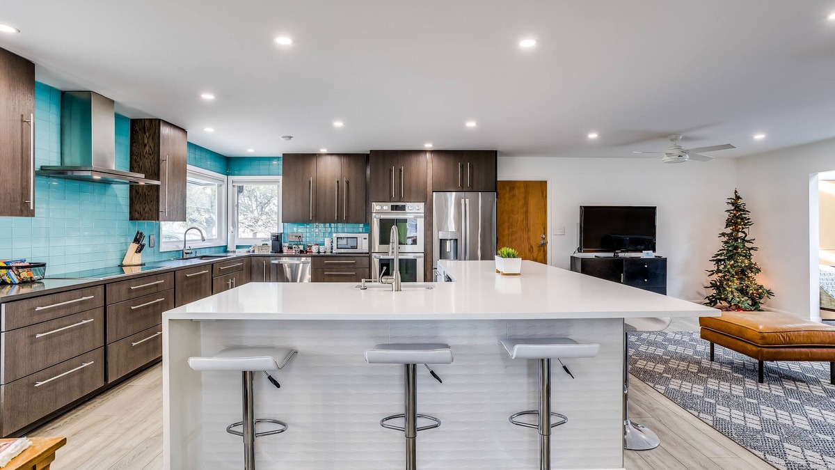 Wichita House | Gourmet Kitchen-Private Pool & Spa-Games-Steps to Golf Course-Parks & Museums