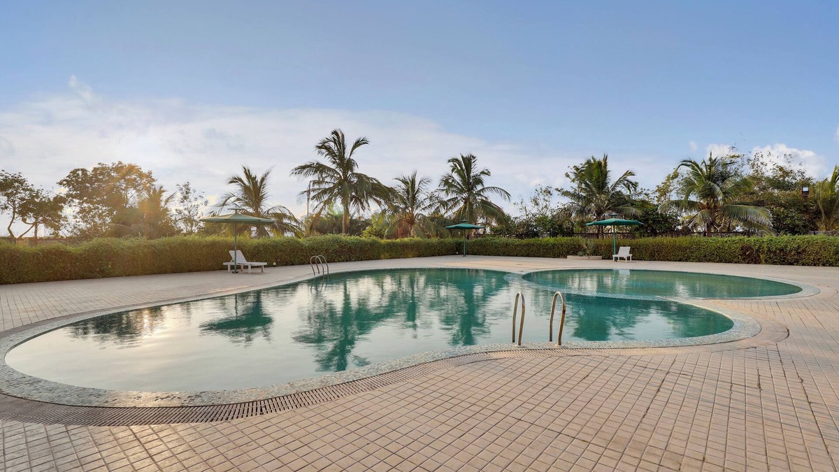 Baradia Hotel | Goverdhan Greens Resort Dwarka