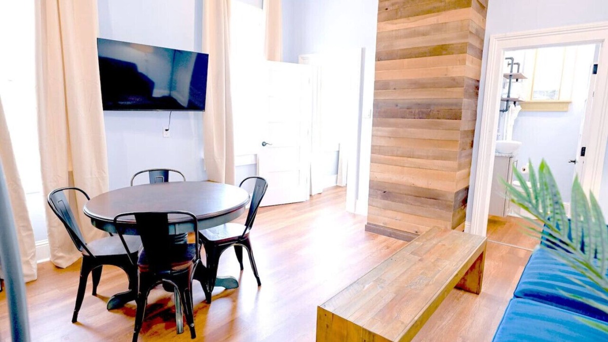 Treme Apartment | Governors Apartment - 2 bedroom - Steps to FQ - Historic Getaways