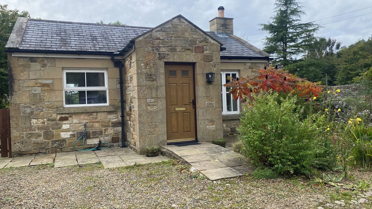 Falstone Cottage | GOWANLEA, pet friendly, character holiday cottage in Bellingham