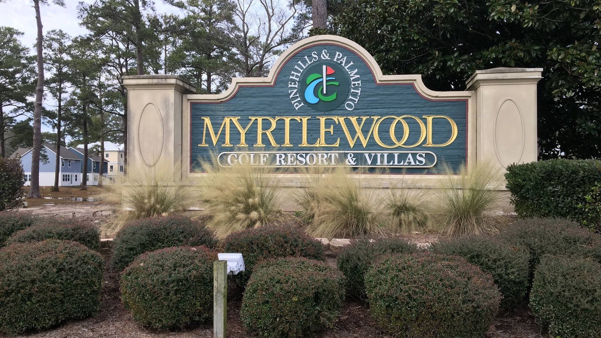 Central Myrtle Beach Condo | GR RATES! GR LOCATION! 2BEDRM w ELEVATOR, GOLF VIEW! FUN! APPRX 1 MILE TO BEACH!