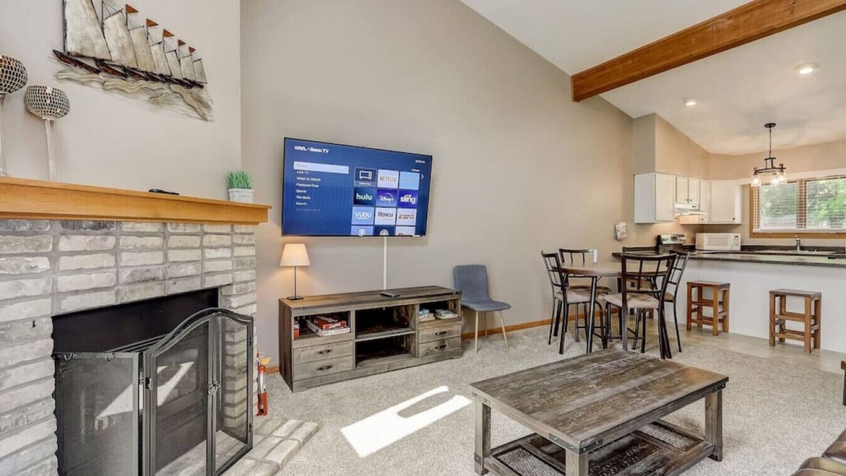 Lake Delton Condo | Grace-Jo @ Tamarack Highland 5
