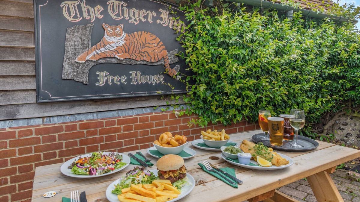 East Dean and Friston Bed & Breakfast | Grace - Tiger Inn