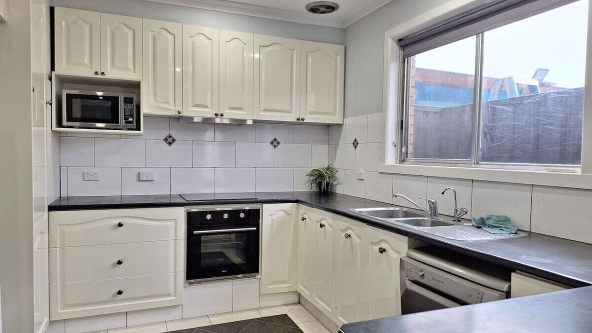 Shepparton North House | Graces House - 3 Bedroom in a great location in Shepparton